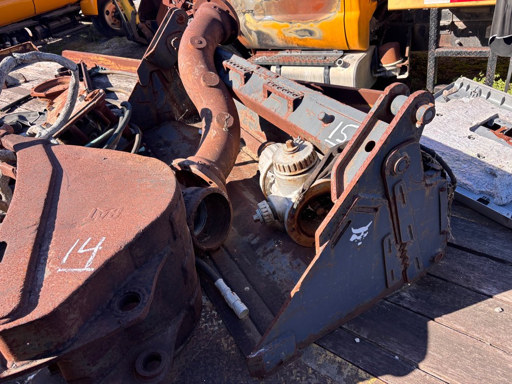 Lot 15