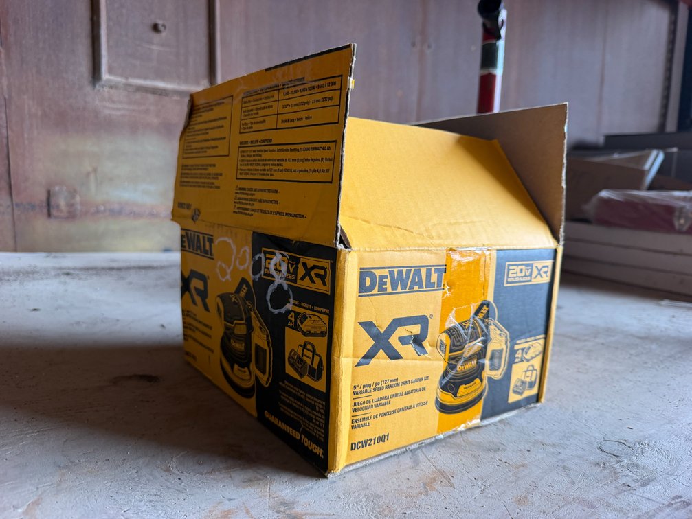 DeWalt XR 5" Variable Speed Random Orbit Sander Kit