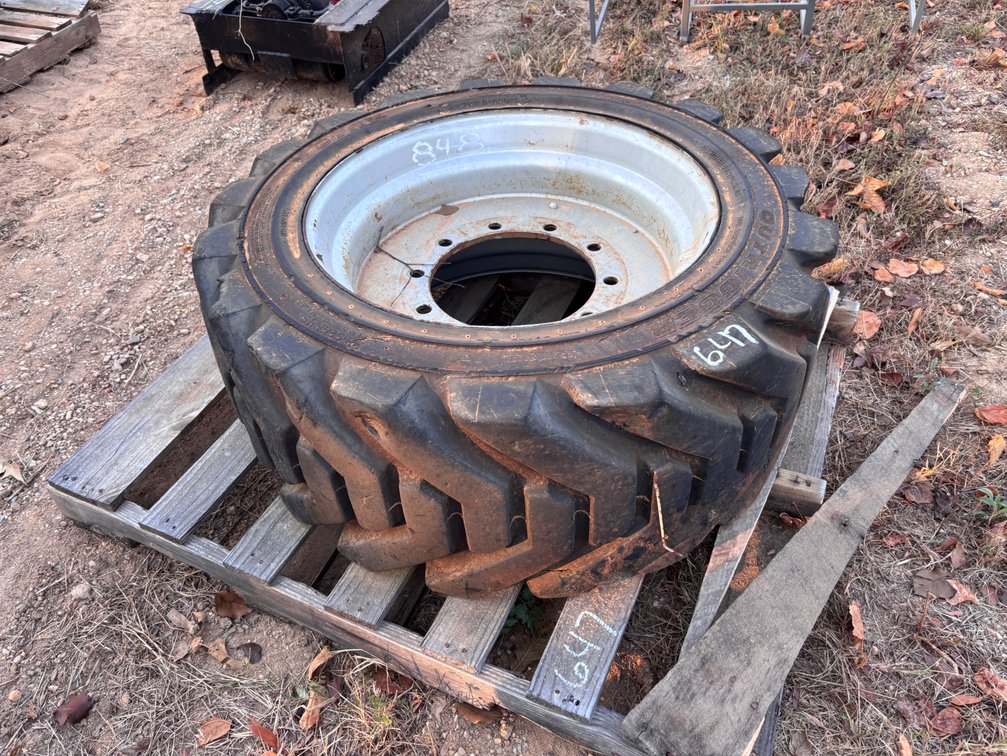 15-625NHS Tire on Wheel