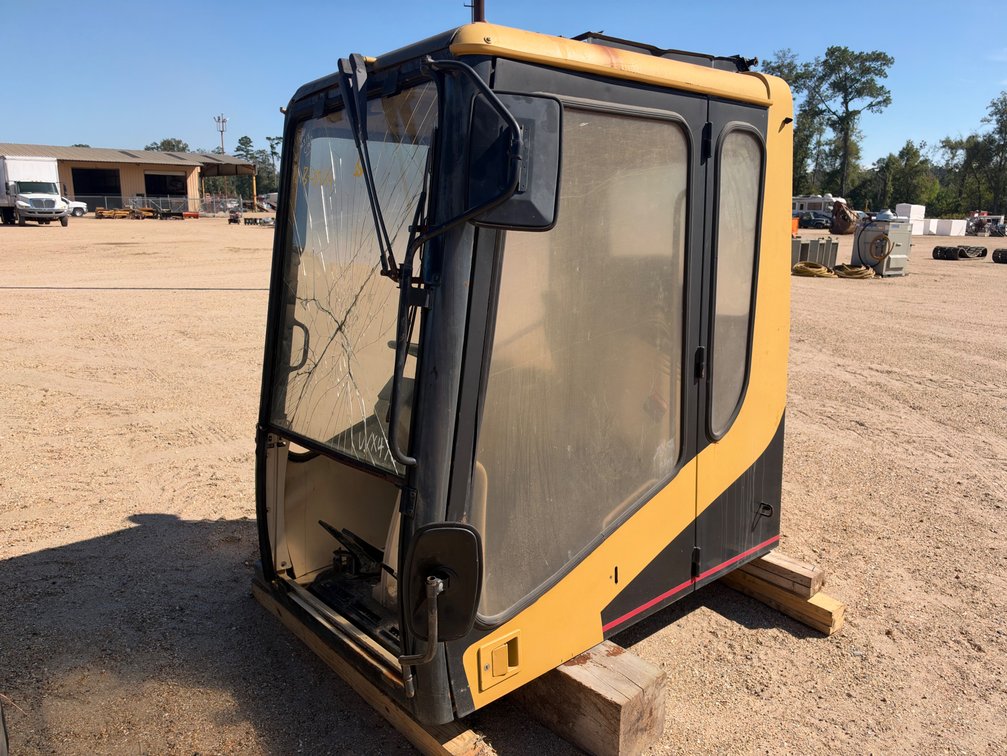 ENCLOSED CAB FOR CAT M318