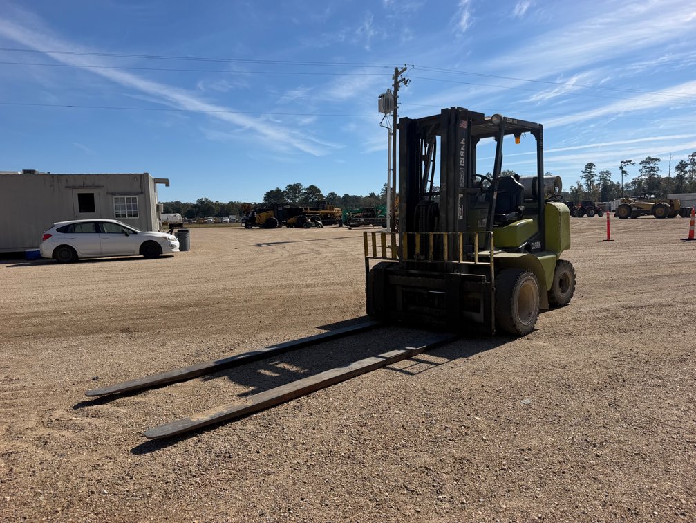 CLARK CGP40 FORKLIFT
