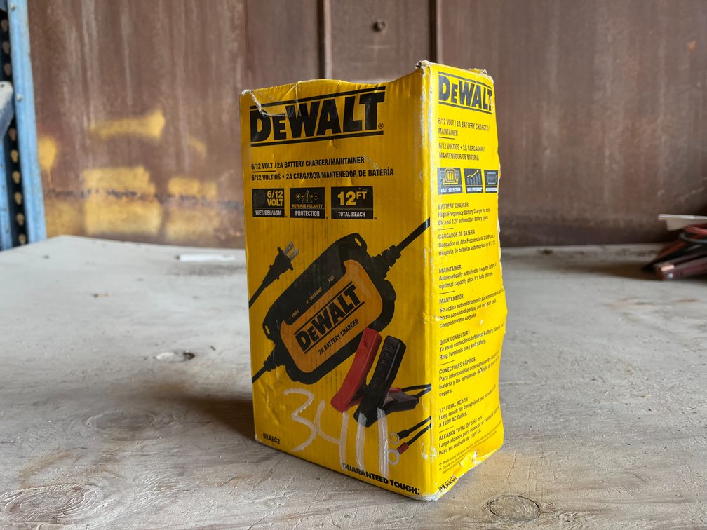 DeWalt 6/12 Volt Battery Charger/Maintainer