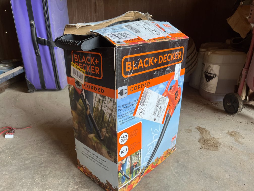 Black and Decker Corded Blower/Vacuum