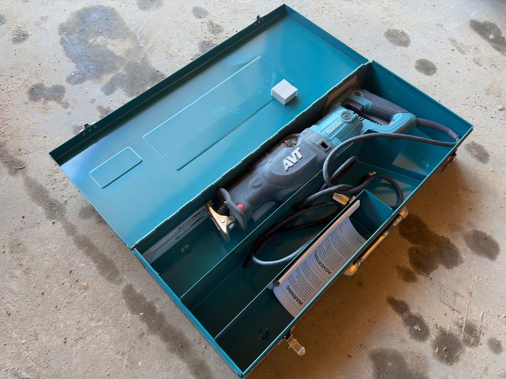 Makita Sawzall W/ extra blades