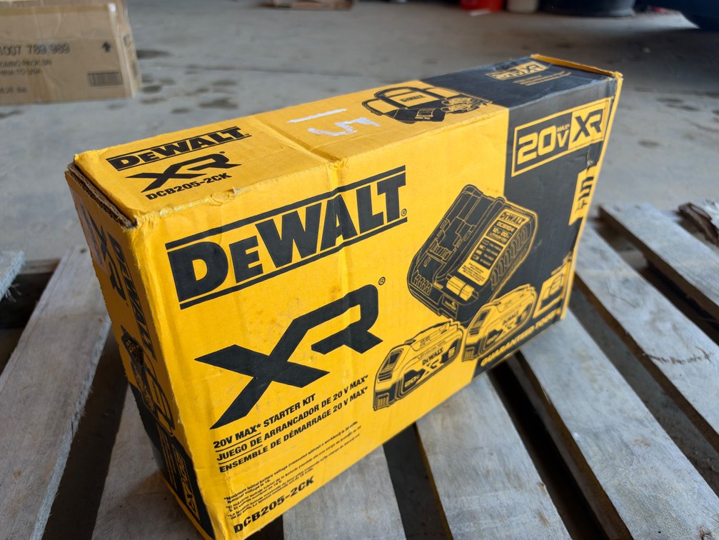 Dewalt 20V MAX Starter Kit