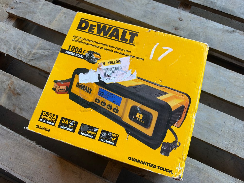DeWalt Battery Charger/Maintainer W/ Engine Start