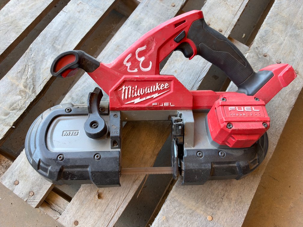 Milwaukee Band Saw / No Battery