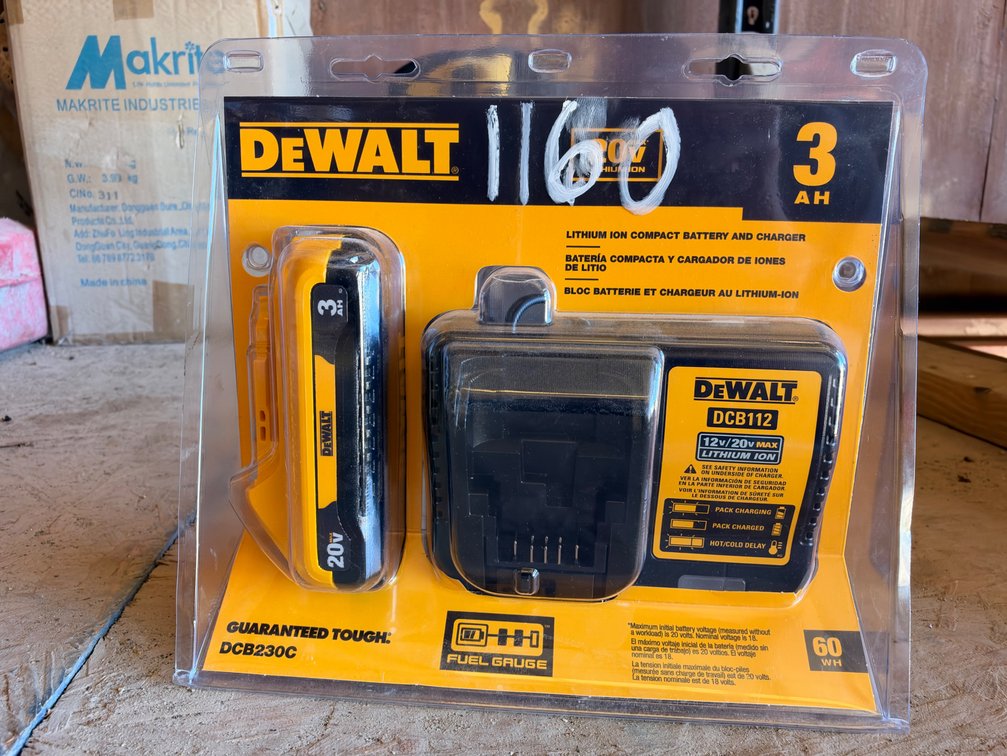 DeWalt Lithium Ion Compact Battery and Charger