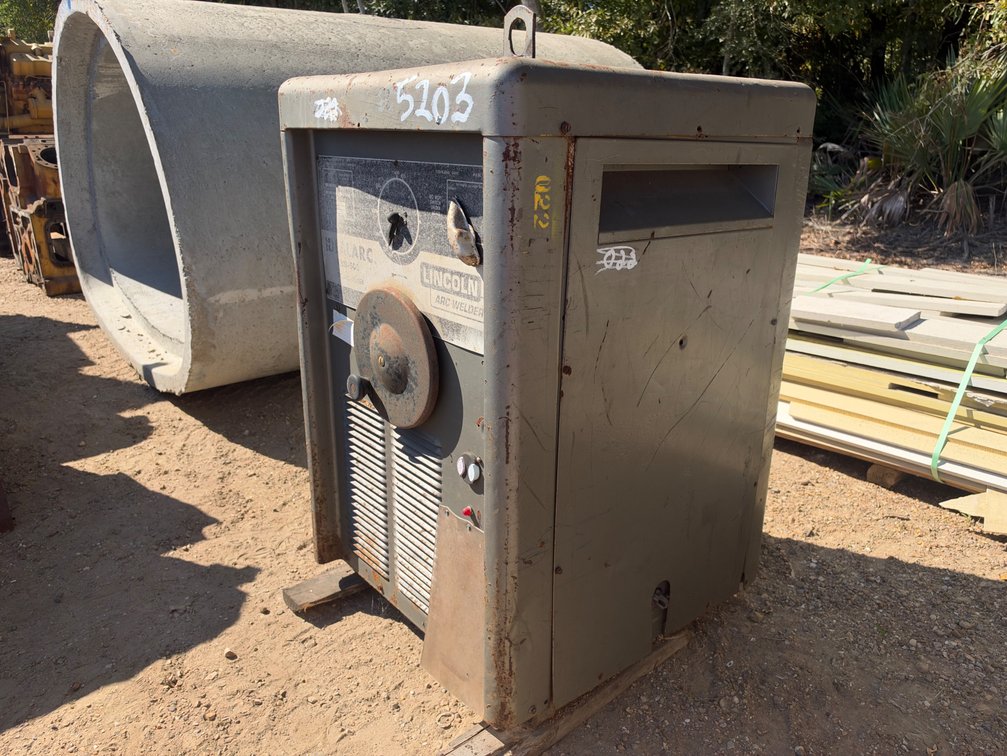 LINCOLN R3M-500 ARC WELDER