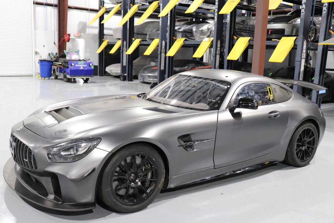 2017 MERCEDES-AMG GT4