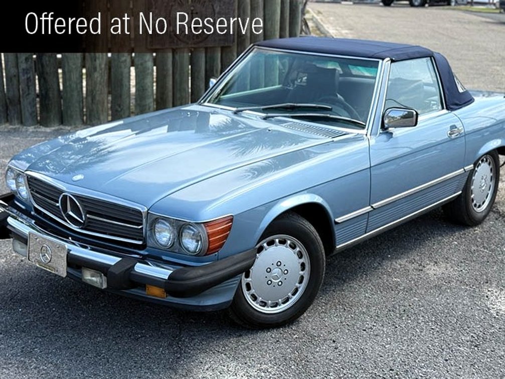 Offered at No Reserve | 1988 MERCEDES 560SL 
