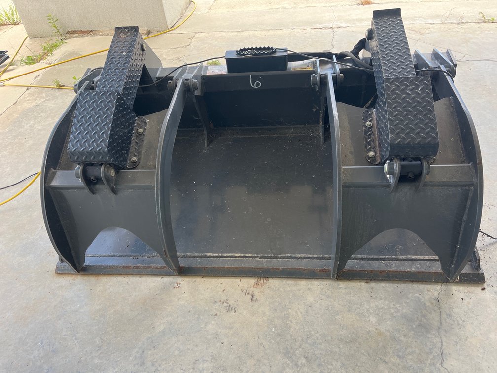 6FT TITAN GRAPPLE ATTACHMENT BUCKET