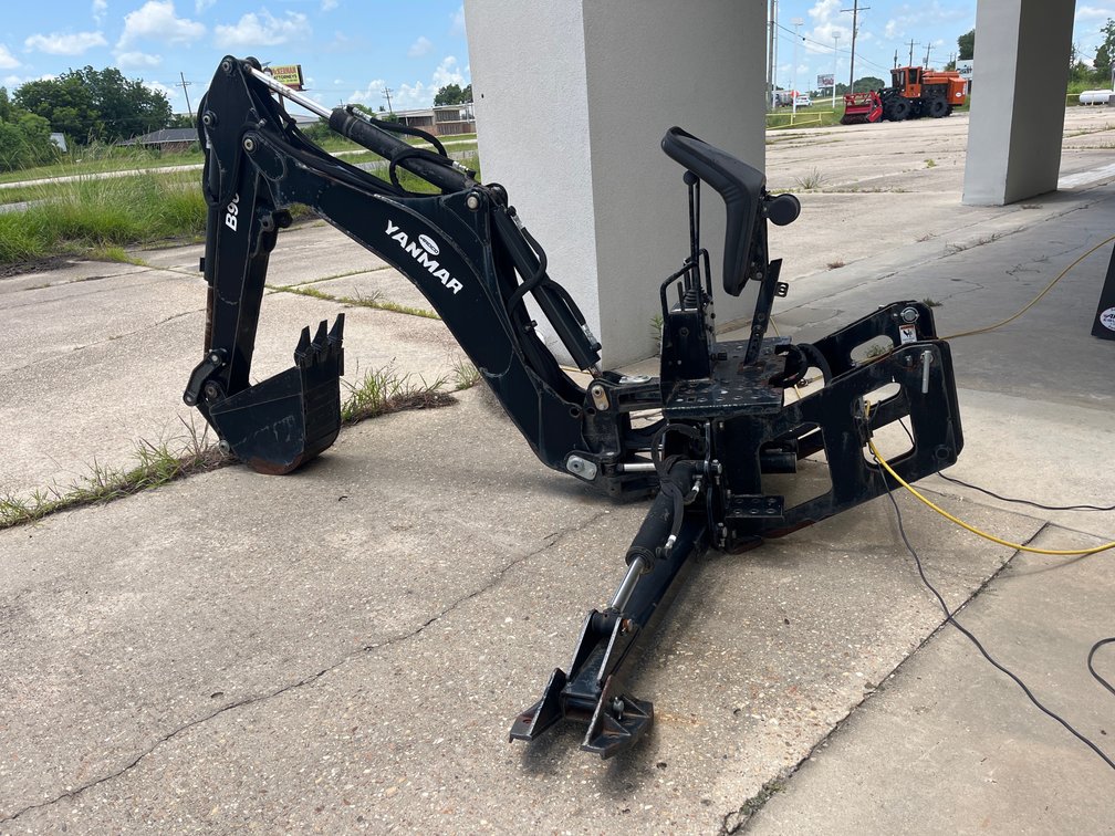 YANMAR DIGGING  ATTACHMENT WITH BUCKET AND HYDRAULIC LEVERS