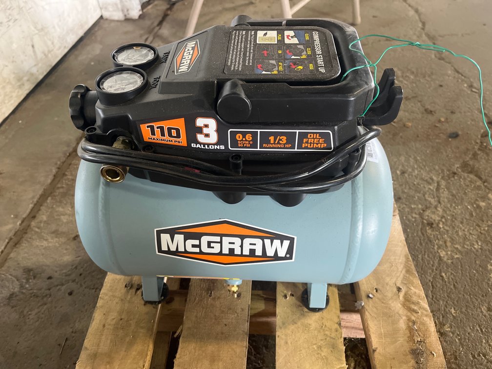 McGRAW 3 GALLONS ELETRIC AIR COMPRESSOR