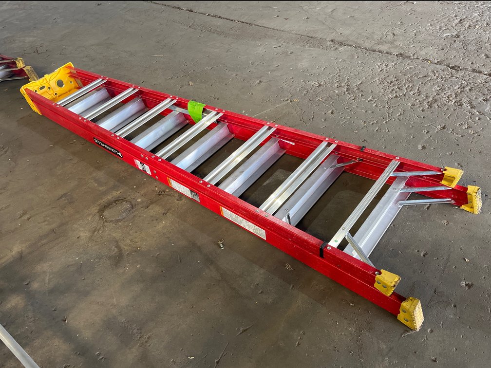  LOUISVILLE LADDER MAX REACH 12.3 