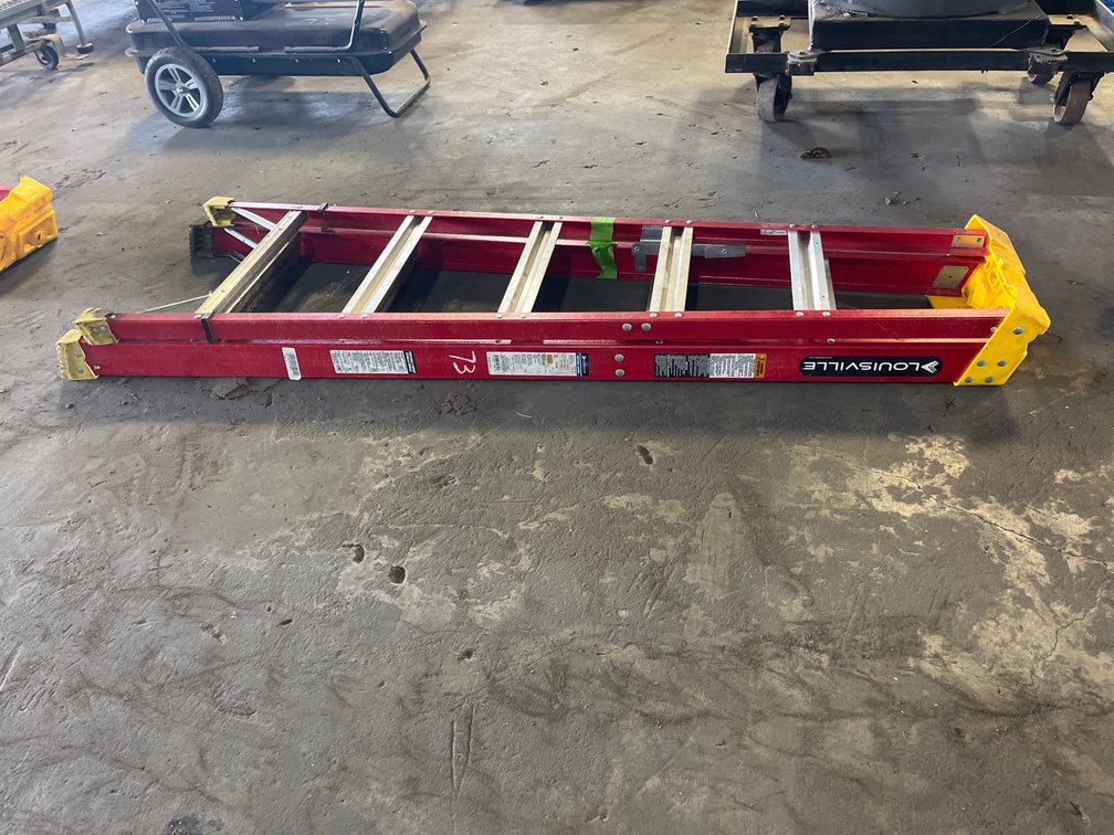  LOUISVILLE LADDER MAX REACH 10.5