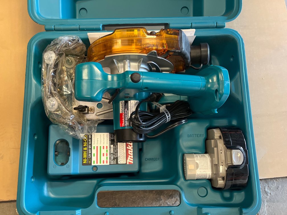 MAKITA CORDLESS CIRCULAR SAW