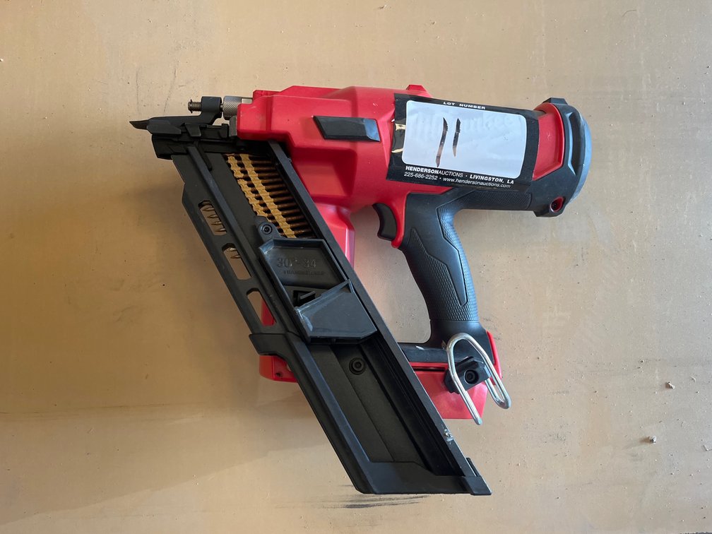 MILWAKEE 18V FRAMING NAILER