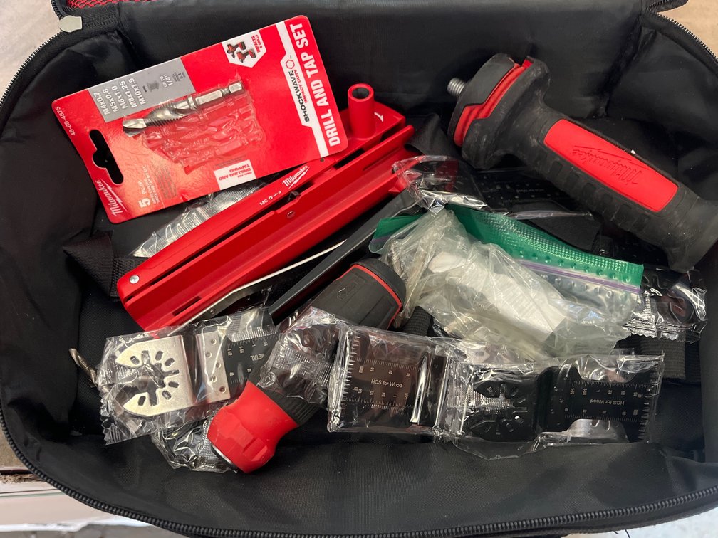 MILWALKEE ACCESSORIES AND BAG