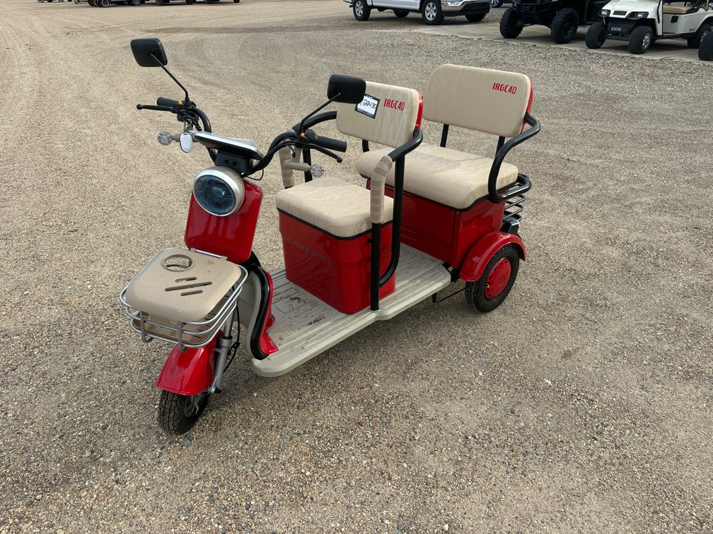 2 SEATER ELECTRIC SCOOTER, FRONT AND REAR BASKET, CHARGER