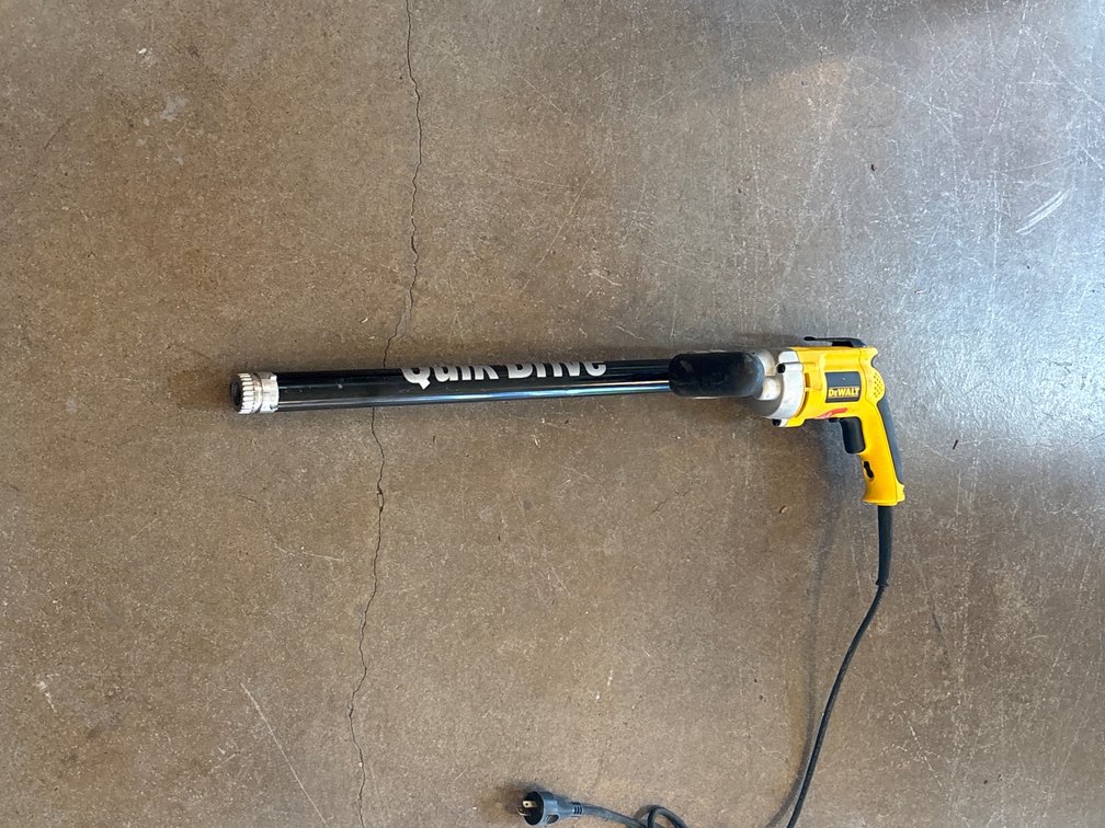DEWALT SCREW GUN