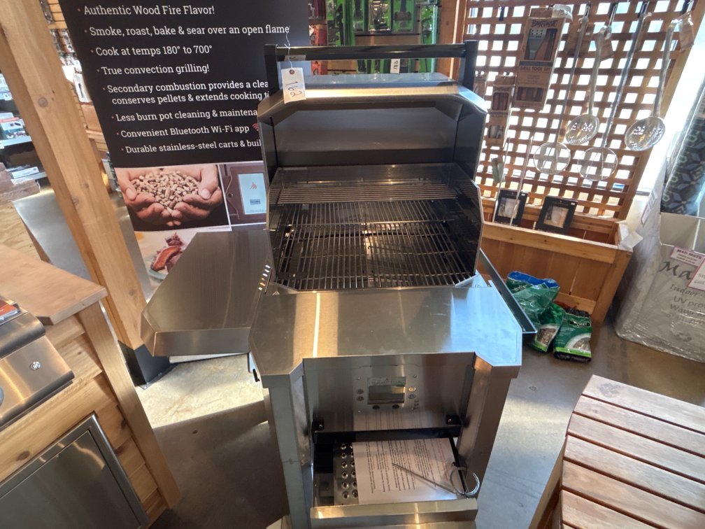 MEMPHIS ELEVATE GRILL