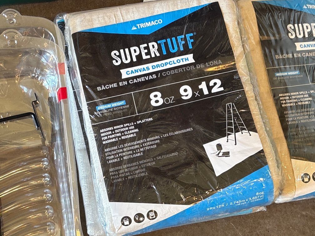 PAINT TRAYS AND SHEETS OF FILM