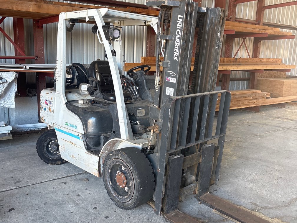 UNI CARRIERS FORKLIFT