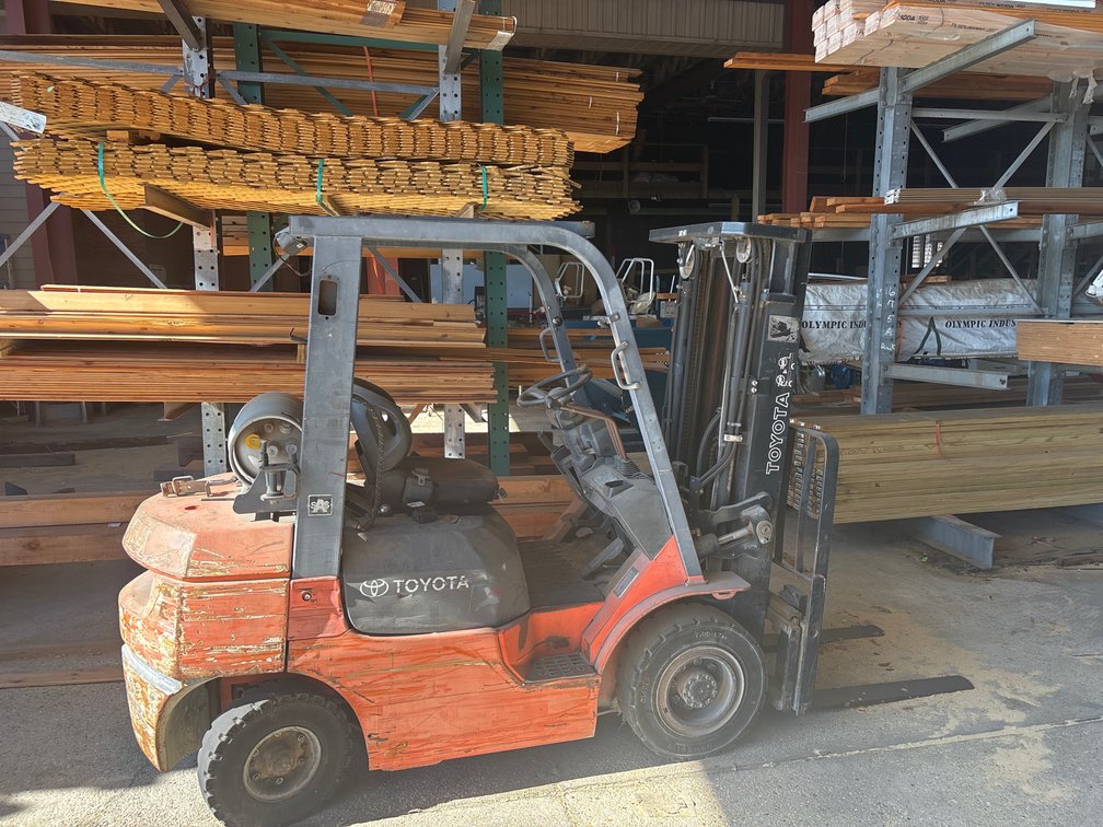TOYOTA 7FGU25 FORKLIFT