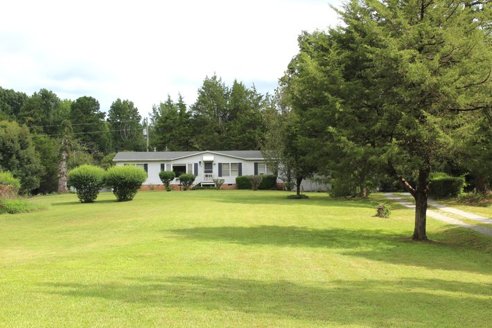 Image for REAL PROPERTY - 71 SMITH RD CLARKSVILLE VA (MECKLENBURG COUNTY) DOUBLEWIDE HOME ON 1.39 ACRES (2/10 OF A MILE TO THE LAKE) PARCEL # 105000-A-061
