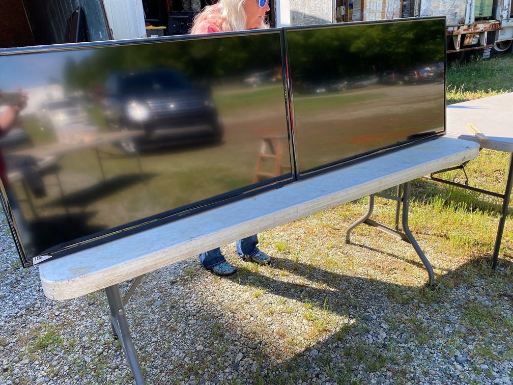 Two 40” insignia tvs