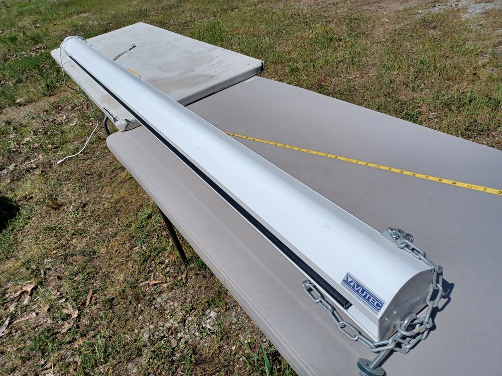 Retractable sun shade 