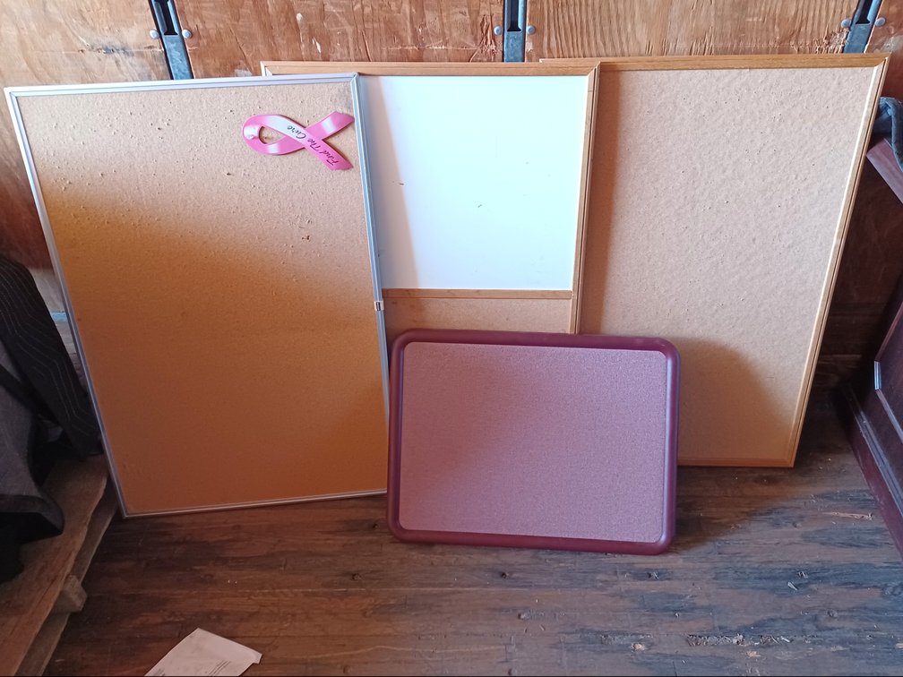 Cork board 