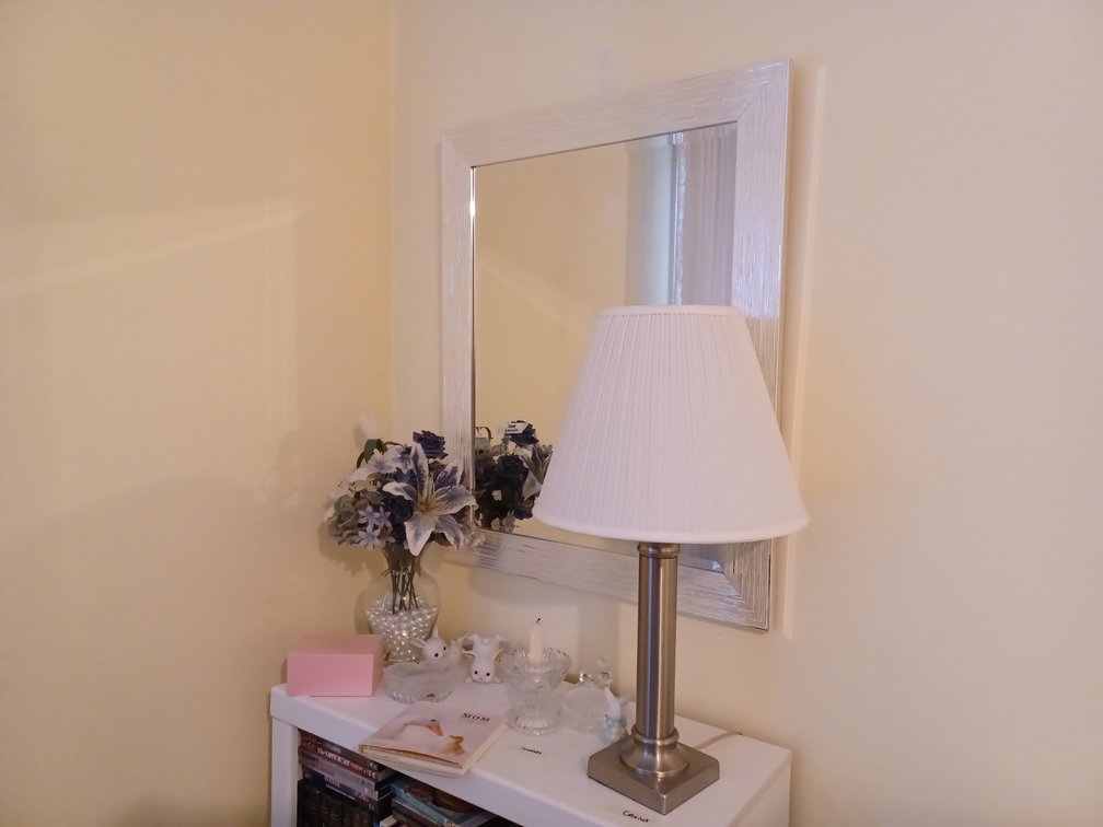 Mirror, Lamp, Trinkets