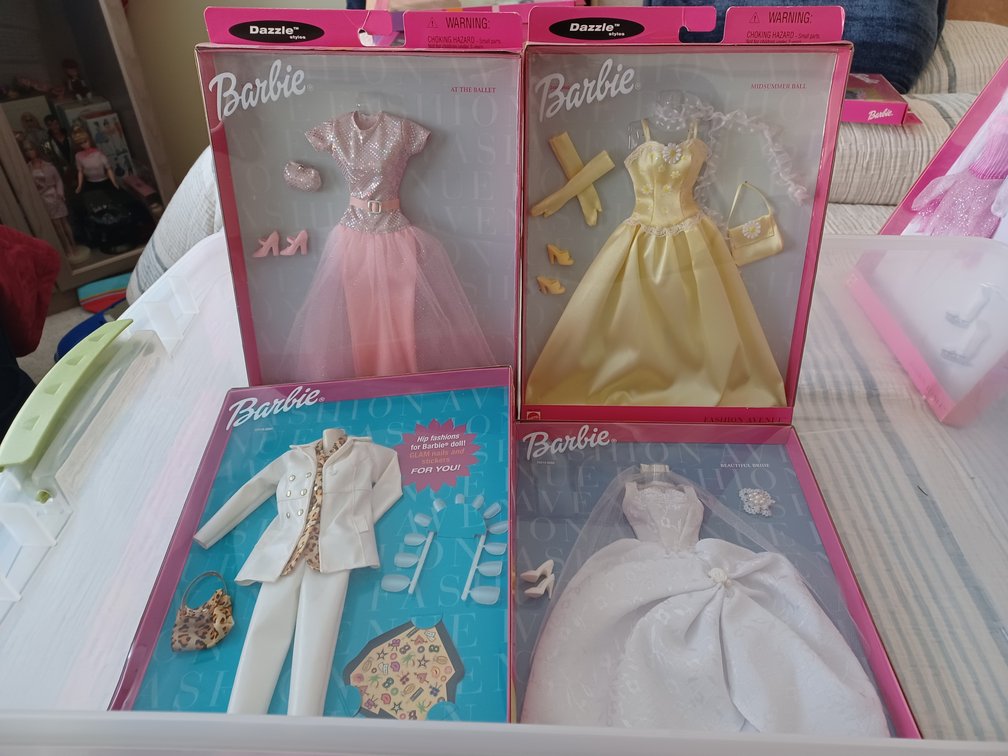 Barbie Fashion Avenue Outfits