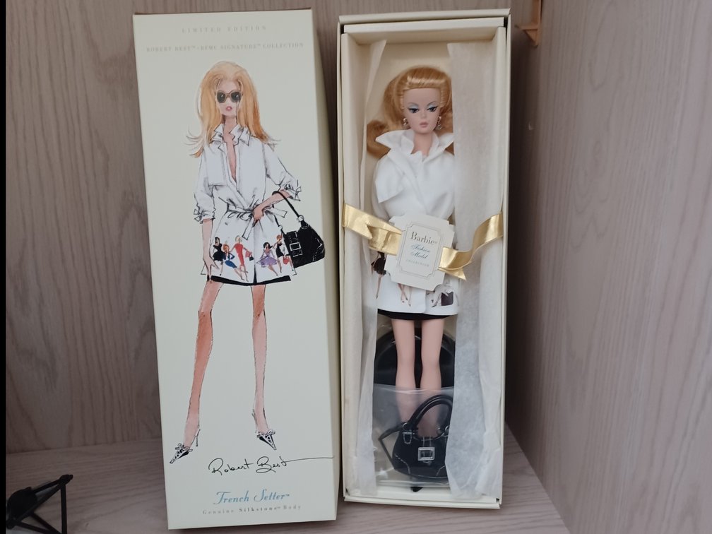 Vintage 2003 Roberts Best Silkstone Barbie “Trench Setter”