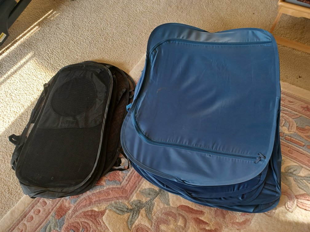 Folding laundry bags