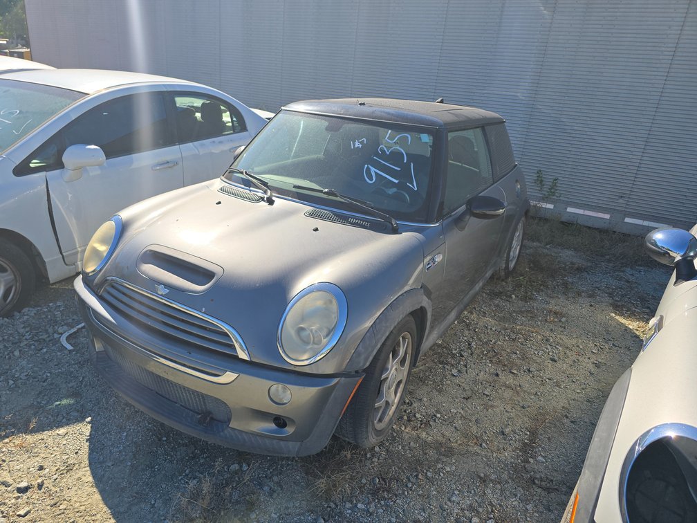 2005  MINI  Cooper  VIN #  WMWRE33595TG99135