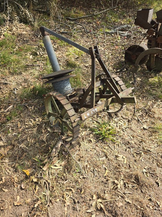 Barbed Wire Fence Roll Stretcher