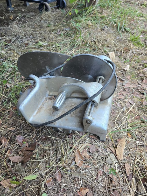 Meat slicer