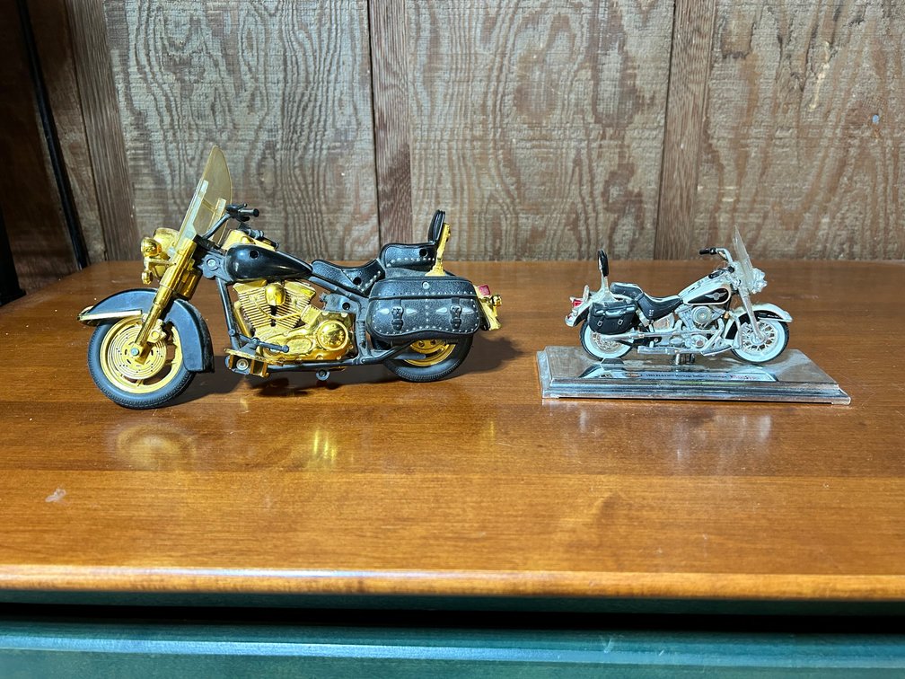 2 Plastic Harley Davidson Model Motorcycles