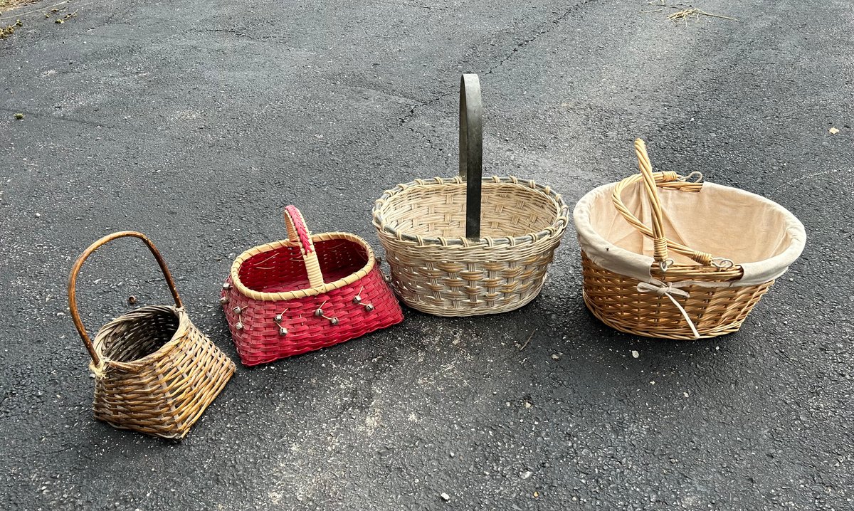 Lot of Handled Baskets