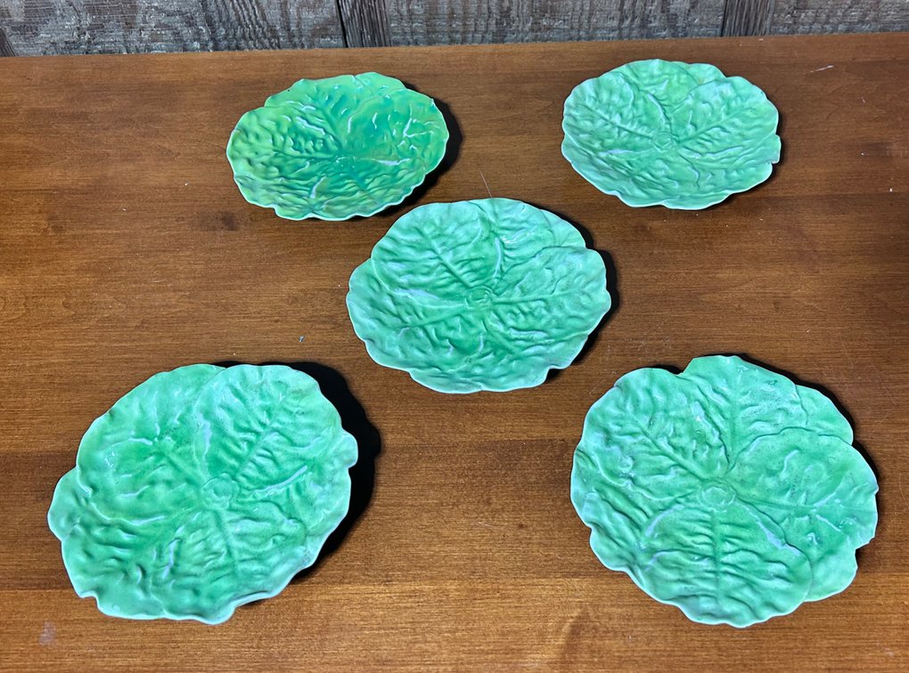 5 Vintage Cabbage Plates 6"