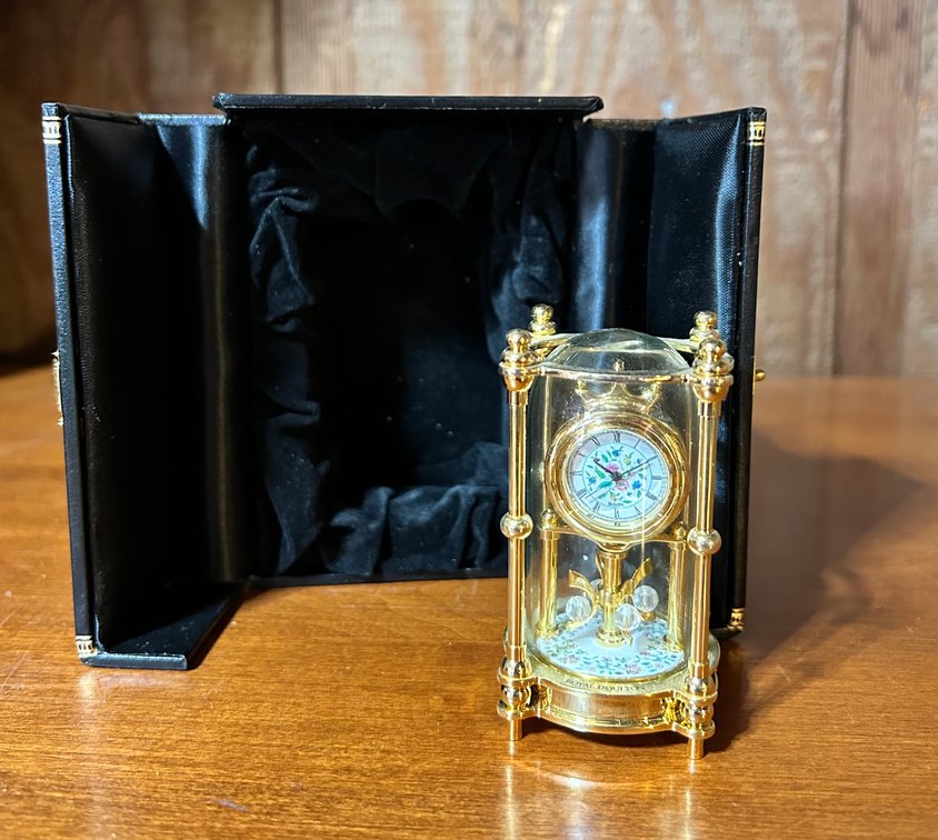 Royal Doulton Bulova Carriage/Dome Mini Clock B0007