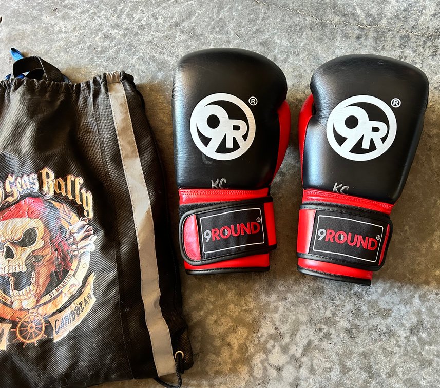 Black & Red Leather 9Round Boxing Gloves