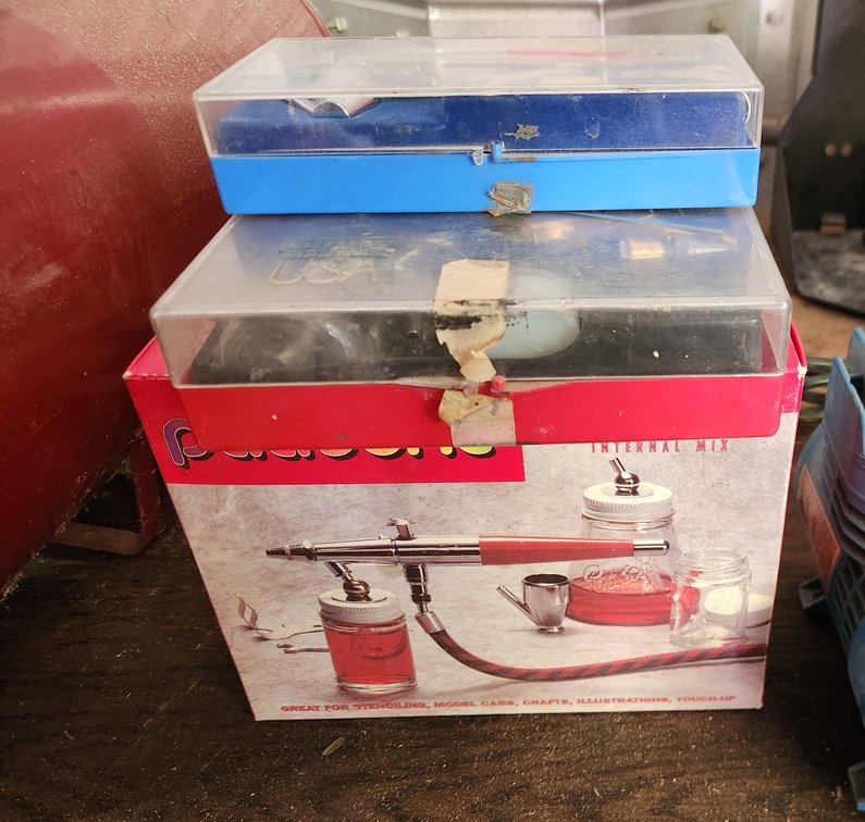 Paasche Airbrush Set w/ Extra Air Brushes