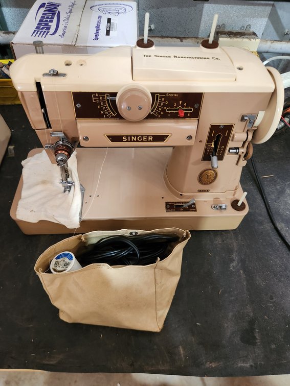 Vintage Singer Model 401A "Slant-O-Matic" Sewing Machine.