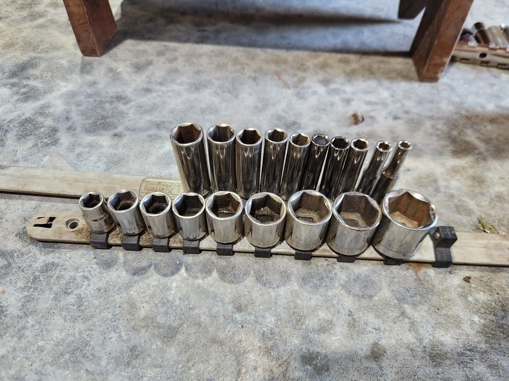 2-piece Metal Socket Rail. Socket Set