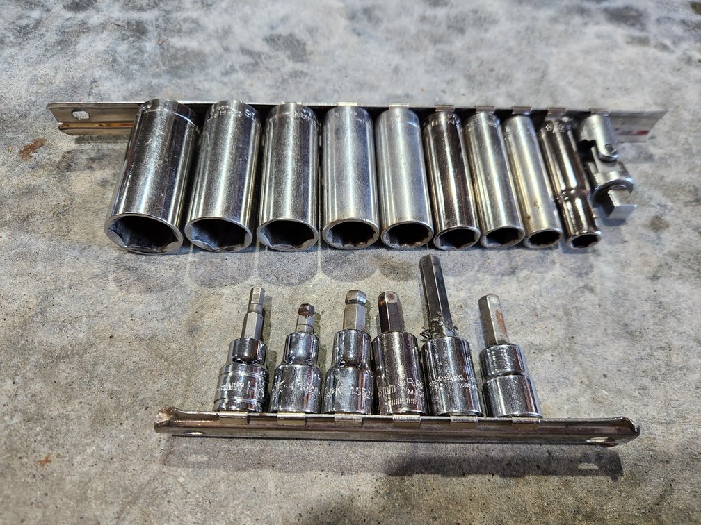 2-piece Metal Socket Set