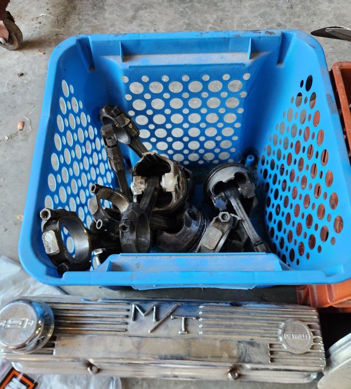 Large Lot of Car Parts. (Mostly Chevrolet)